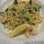 アフタヌーンティー・ティールーム - 料理写真:海老とブロッコリーのアンチョビソース