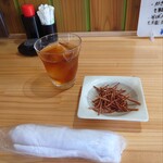 凜 - 冷たいウーロン茶 と 揚げ蕎麦