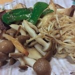 活 - きのこのバター焼き