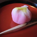 竹情荘 - 桃のお菓子のアップ(2015.02)