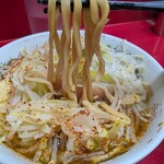 ラーメン二郎 - ラーメンのアップ