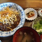 フリーバード - チリコンカンライス1,000円＋チーズ100円(税込み)