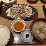 やよい軒 - 料理写真:
