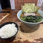 家家家 - ほうれん草らーめんと無料のライス('26/04/13)