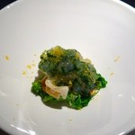 エクアトゥール - ［４回目］ポシェしたはまぐり 菜の花と雲丹の和え物 エストラゴンクリームのソースとしじみのじゅれ柚子風味