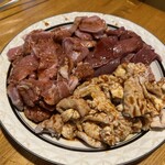 高砂ホルモンお花畑駅前 - 料理写真:しろ、かしら、はつ、タン