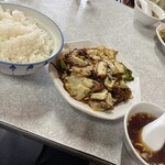 宝明楼 - 料理写真:回鍋肉定食！