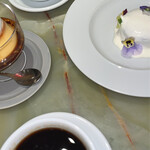 bistrocafe THE FLOWER TABLE - 