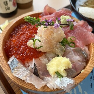 おさかな丼屋 とと丸食堂_0