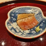鮨 たかはま - 皮目を炙ったよこわ