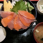 チキ南亭 - マグロサーモン丼・９８０円