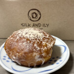 SILK AND ILY DONUT - シナモングレース