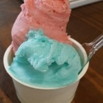 ロカーレジェラート - 手前   四万ブルー