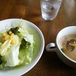 アルバトロス - サラダとアサリの味噌汁