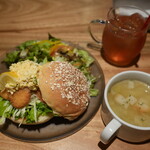 道後の町屋 - 鯛カツバーガーセット
