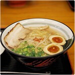 麺屋 無双 - 料理写真:牛骨ラーメン 880円 煮玉子 120円