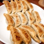 とんとん餃子 華苑飯店 - 