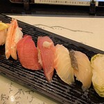 廻る富山湾 すし玉 - ７貫盛「加賀雅」（2090円）