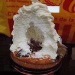 レ・グーテ - モンブラン断面ショー下：モンブランクリーム　ソフトな食感、生クリームタルト　渋皮煮ブロークンたっぷり・アマンドクリーム
       
      中心：マロンクリーム　粒粒感あり
      