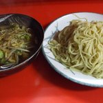 つけそば　丸長 - 看板メニューの「野菜つけめん」