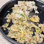 丸源ラーメン - 料理写真:丸源チャーハン(中盛り)卵を入れてよくまぜたところ。
