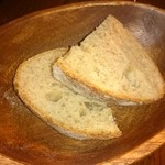 レストランユニック - 自家製ライ麦パン