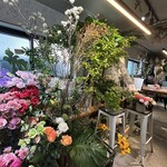 おはぎとおはな - 枝物も最近多いそうです