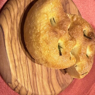 サーラ ビアンキ アル・ケッチァーノ_0