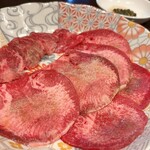 本格焼肉・もつ鍋 肉衛門 - 