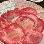 本格焼肉・もつ鍋 肉衛門 - 