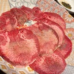 本格焼肉・もつ鍋 肉衛門 - 