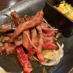 本格焼肉・もつ鍋 肉衛門 - 