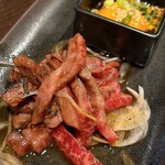 本格焼肉・もつ鍋 肉衛門 - 