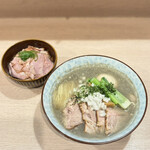 麺笑 巧真 - 【限定】特製煮干し¥1500、焼豚丼¥400
