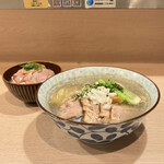 麺笑 巧真 - 【限定】特製煮干し¥1500、焼豚丼¥400