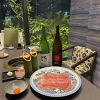 焼肉会席 ともじ - 山形牛のサーロイン大判やきすきと日本酒