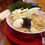 ラーメン ぶん - 普通の魚介豚骨ラーメン大盛り