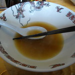 らーめん侘助 - 完汁すると店主さんのシャツのような模様