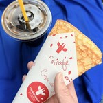ジラフクレープ - ドリンク写真:「なめらかクリーム」530円税込み♫、「アイスコーヒー」400円税込み♫→セット割にて300円税込み♫