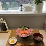 Niku Tare Ya Namba baru ten - 腌菜和赤味噌汤附赠♪
