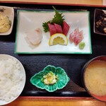 おばんざい久兵衛 - 刺身盛り合わせセット￥1,000
