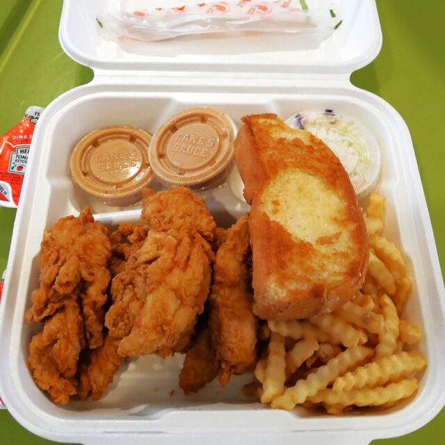 Raising Cane's Royal Hawaiian - ワイキキ/アメリカ料理 | 食べログ