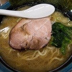 醤丸 - 醬丸らーめん：650円 油多め味濃いめ麺普通(※写真転載)