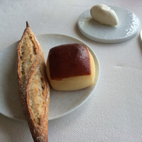 シグネチャー - パンも美味しい バターも美味しい