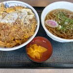 和風レストランまるまつ - 料理写真:ランチメニュー　カツ丼とミニそばランチ