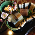 和 あすか - 卵と鶏そぼろ、鯖市松寿司、菜の花生ハム巻き、