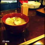 ろぷろぷ - ある日の貝汁。赤唐辛子は京都の。ママのこだわり。貝も黄金市場の決まったところからしか買わないとの事。