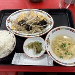 町中華ネオへそ - 豚と木耳と玉子の入りつけ定食