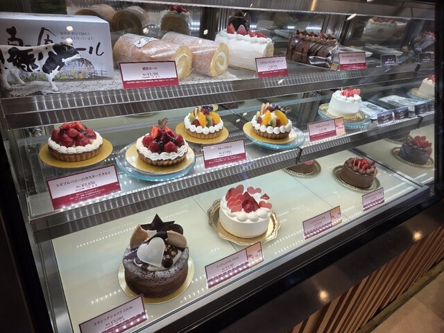 その他  BAKERY Bakery & Sweets F えきマチ1丁目店 （ベーカリー アンド スイーツ
