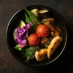 和歌山の新鮮野菜たっぷりのアヒージョ〜野菜家さいの真骨頂。オイルで「炊き上げる」旬菜の甘み〜
